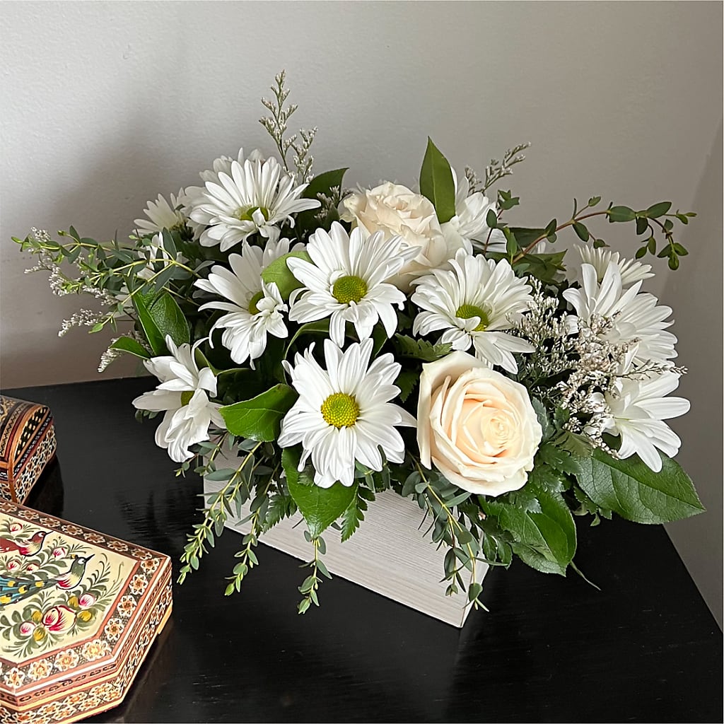 Fresh Linen Box Bouquet – RIDLEY'S, Twin Falls ID